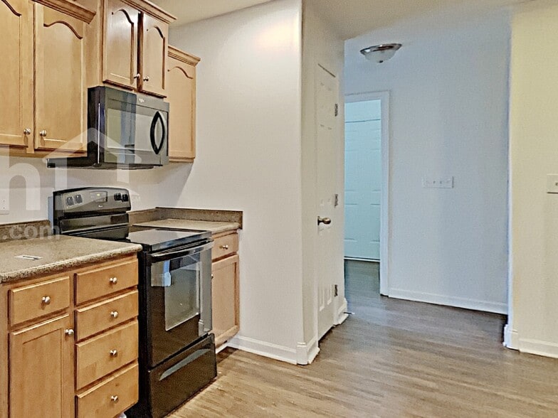 Building Photo - 1315 Chapmans Retreat Dr