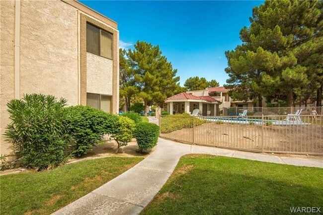 Building Photo - Laughlin Bay Village- 2 Bedroom Unit!
