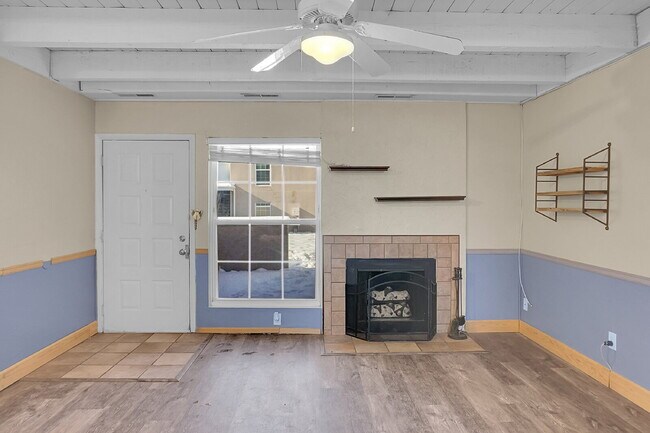 Building Photo - $1,340.95- 2 Bed, 1.5 Bath Townhome in CO Springs with Central AC and All Utilities Included