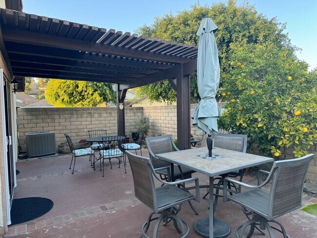 Building Photo - Short Term Furnished Beautiful SIngle Story Home