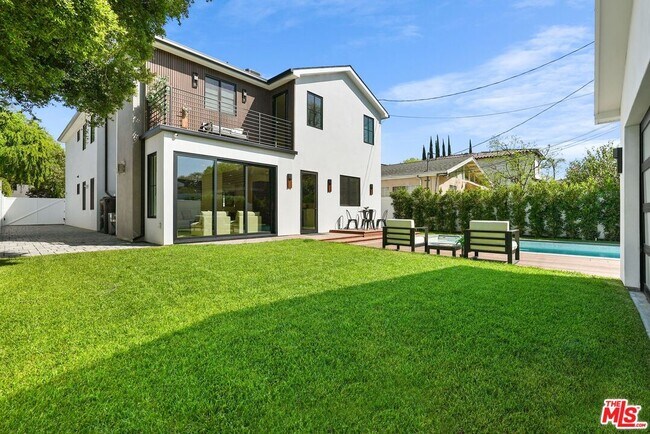 Building Photo - 4153 Vantage Ave