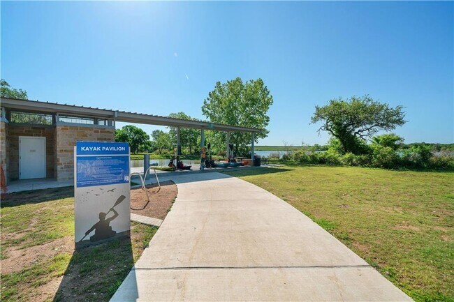 Building Photo - 2028 Arendale Dr
