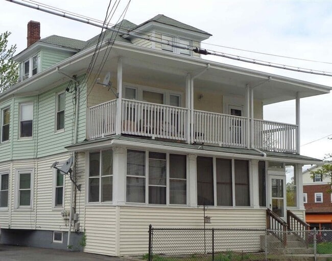 Primary Photo - 223-225 Front Street
