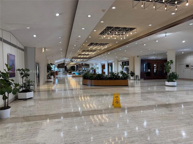 Building Photo - 801 Brickell Bay Dr