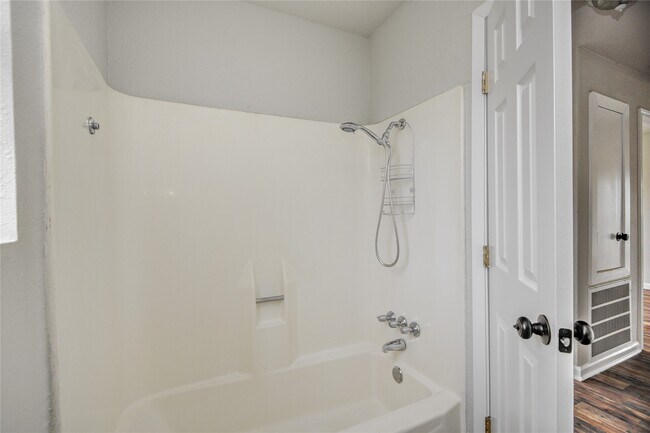 Building Photo - 1602 North Ave N