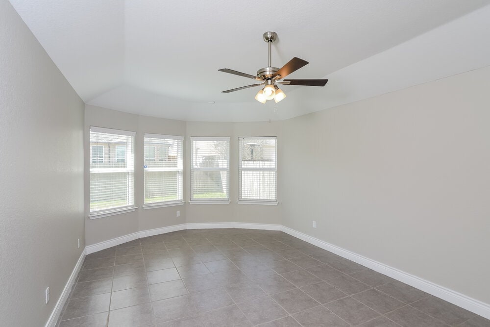 Building Photo - 13918 Persimmon Cv