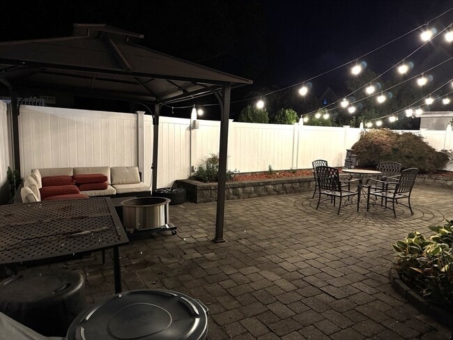 Building Photo - 131-131 Columbia St