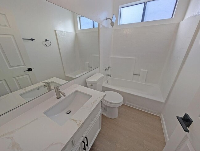 Building Photo - 4454 Coldwater Canyon Ave