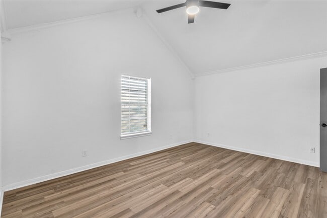 Building Photo - 2930 23rd Ave N