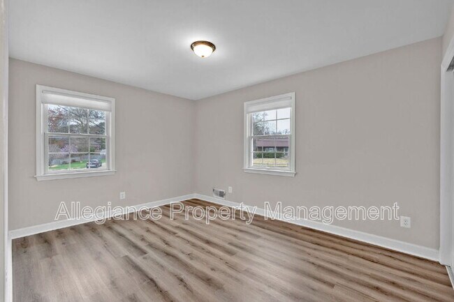 Building Photo - 2215 Lida Ct