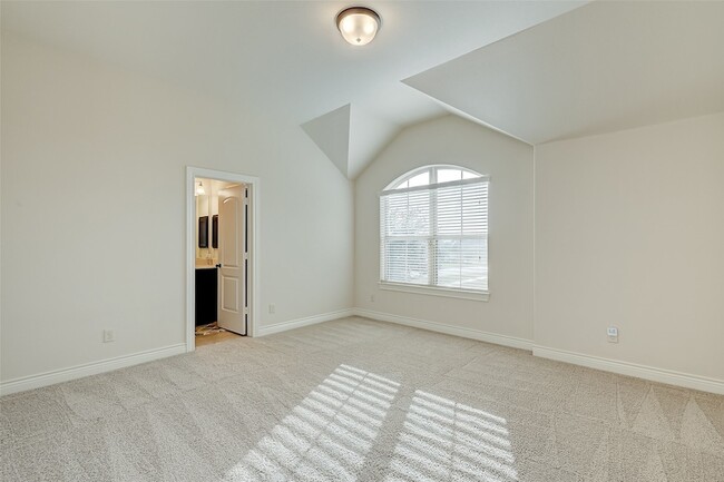 Building Photo - 4006 Misty Waters Ln