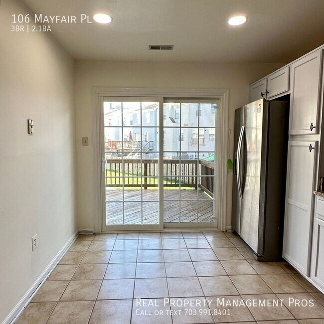 Building Photo - 106 Mayfair Pl