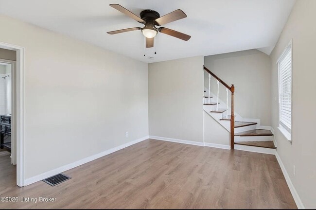 Building Photo - 4015 Valley View Dr
