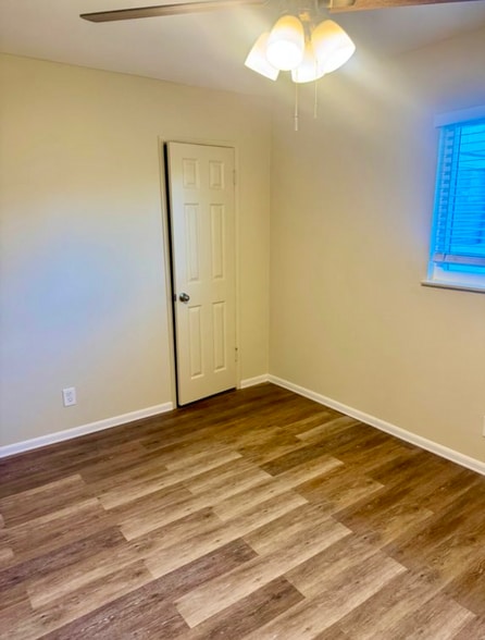 Building Photo - 2233 Canyon Dr