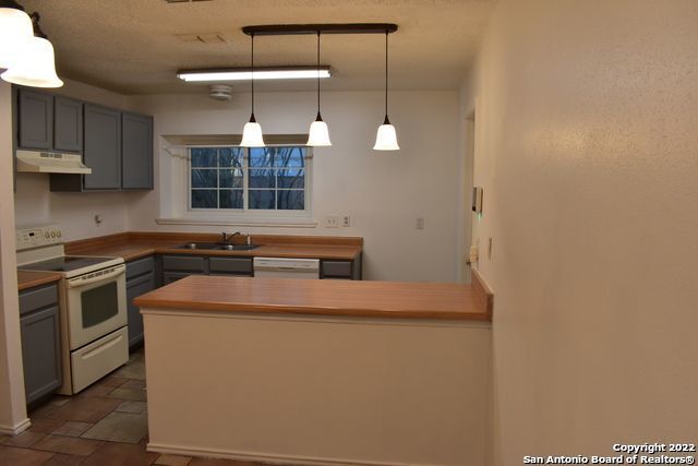 Building Photo - 7719 Skyline Ridge Dr