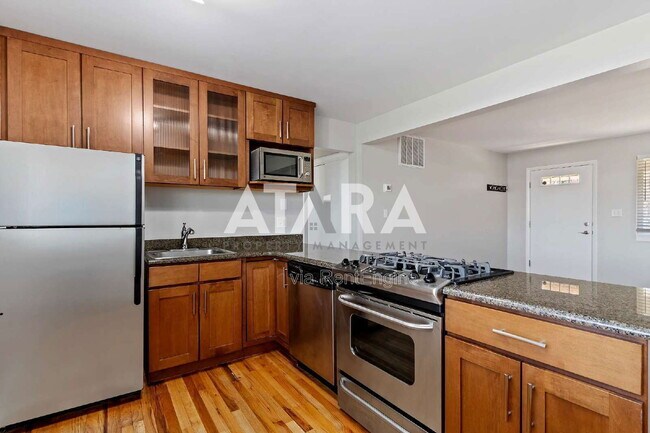 Building Photo - 650 N 300 W