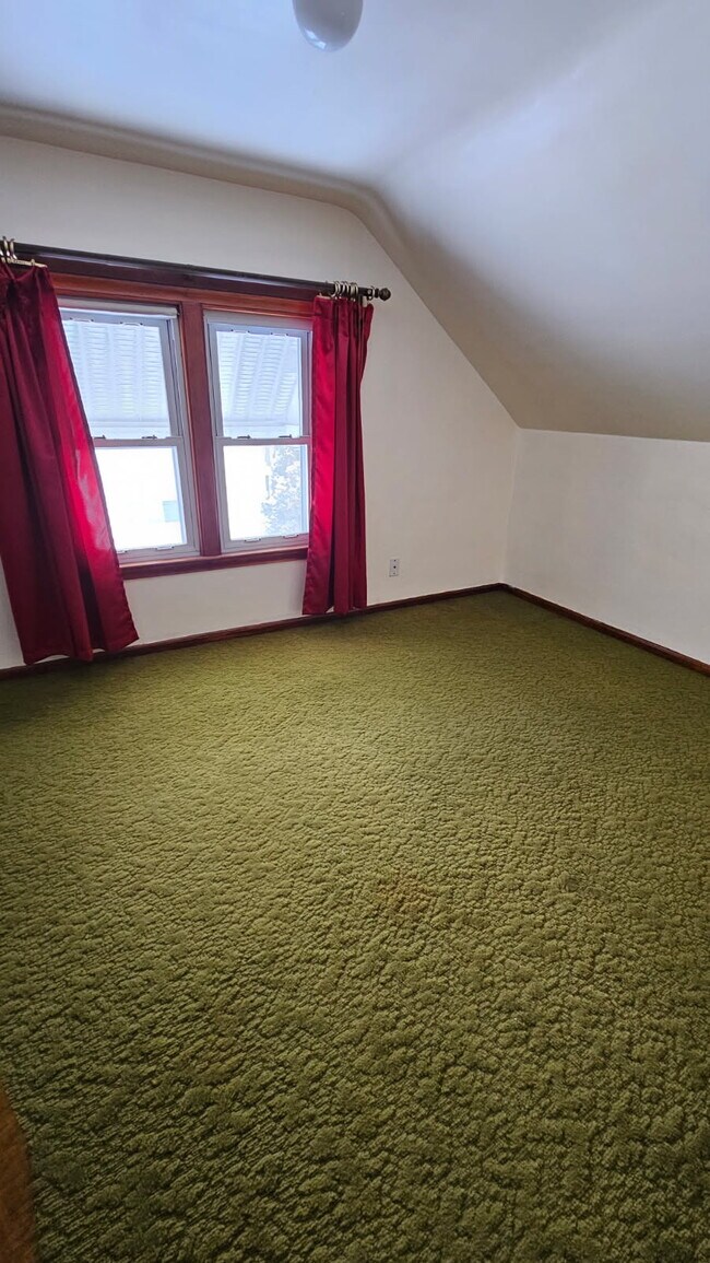 Building Photo - 515 N 8th Ave