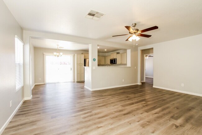 Building Photo - 11565 W Carol Ave