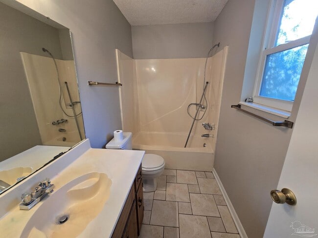 Building Photo - 1109 Sussex Ln