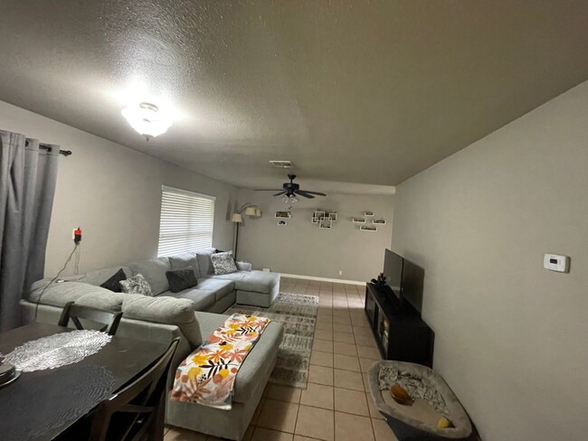 Building Photo - 6850 Mountain Spg Dr