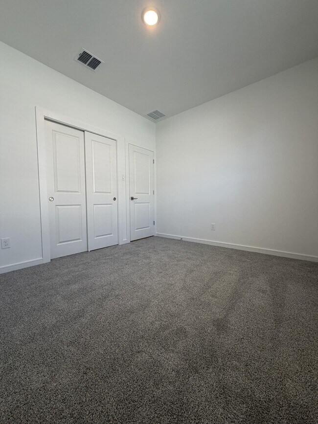 Building Photo - 8338 Bay Oaks Dr