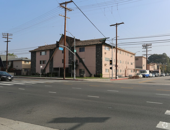 Primary Photo - 7410 Woodman Ave
