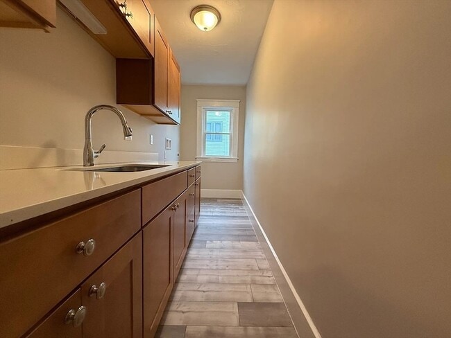 Building Photo - 1301 Main St