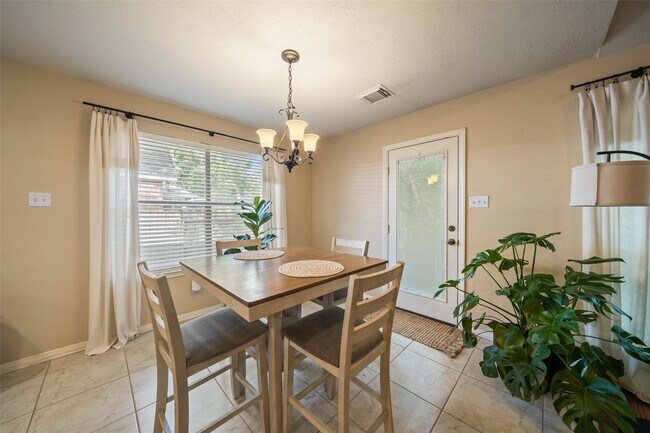 Building Photo - 135 S Delta Mill Cir