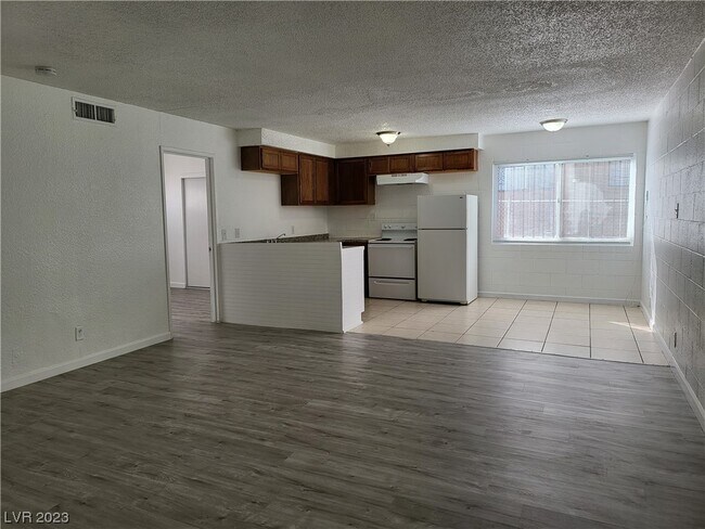 Building Photo - 2908 Marlin Ave