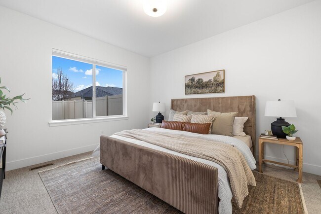 Building Photo - Brand New Luxury Duplex-Top of the line finishes & walking distance to The Village.