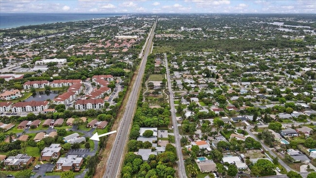 Building Photo - 503 SE 5th Cir