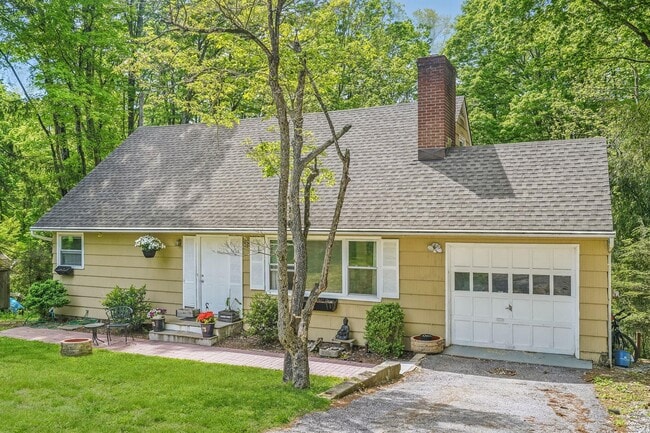 Primary Photo - 13 Glenwood Rd