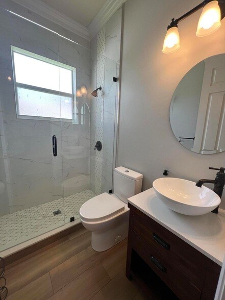 Building Photo - 104 NW Pleasant Grove Way