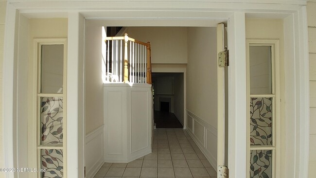 Building Photo - 11073 Castlemain Cir E