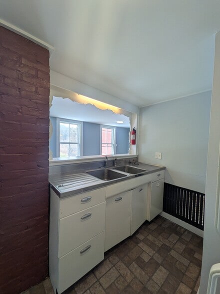 Building Photo - 2978 Vt Rte 14 N