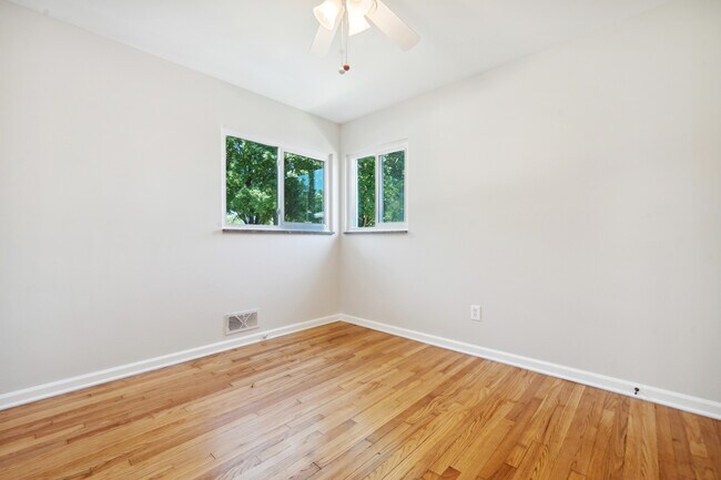 Building Photo - 36640 Angeline Cir