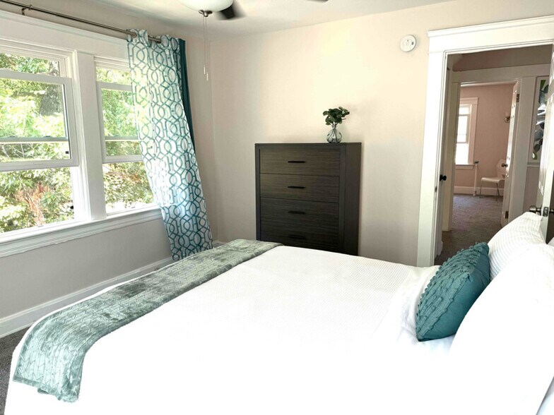 Building Photo - 1686 Lee Rd