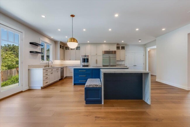 Building Photo - 1210 Larnel Pl