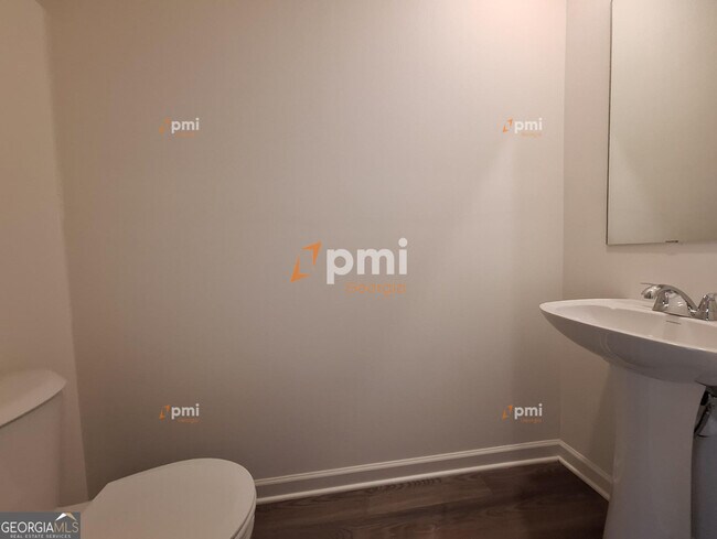 Building Photo - 182 Kinsale Dr