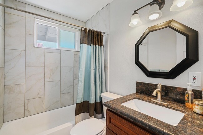 Building Photo - 7684 Meadowbrook Ct