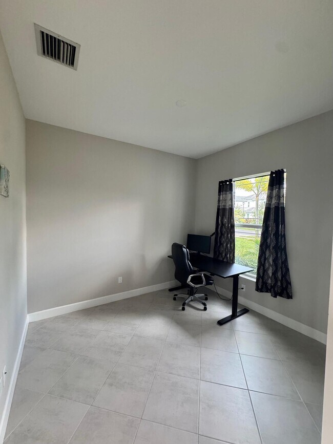Building Photo - 5530 Macoon Wy