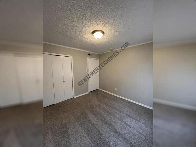 Building Photo - 101 Darryl Ct