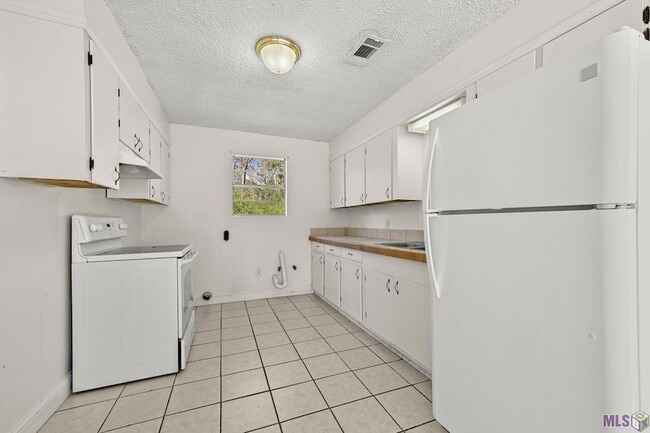 Building Photo - 1 Frindik Ln