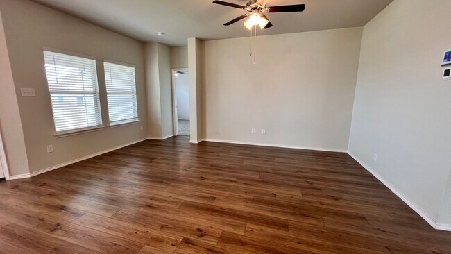 Building Photo - Four Bedroom in Harker Heights with a Flex...