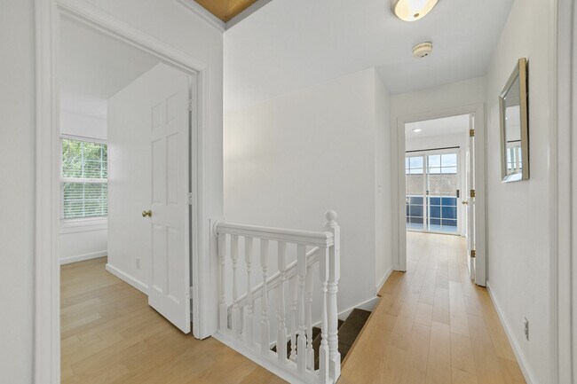 Building Photo - 4132 Matia Dr