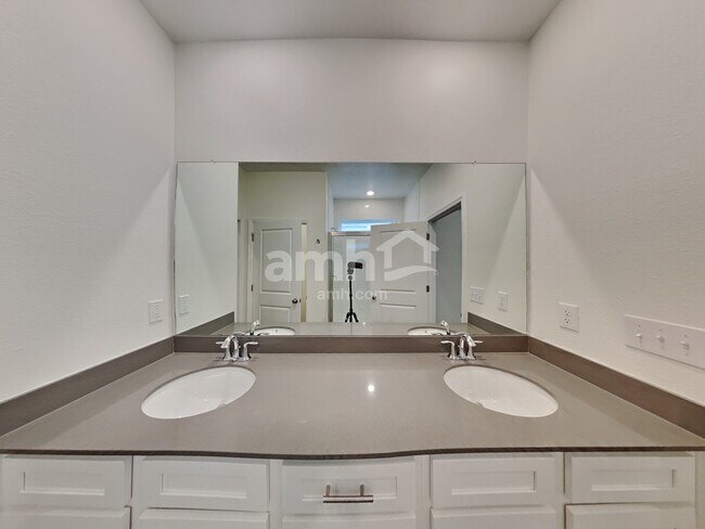 Building Photo - 6301 Emerald Hls Wy