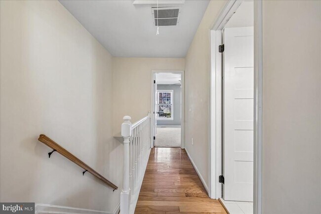 Building Photo - 2002 Derby Ridge Ln