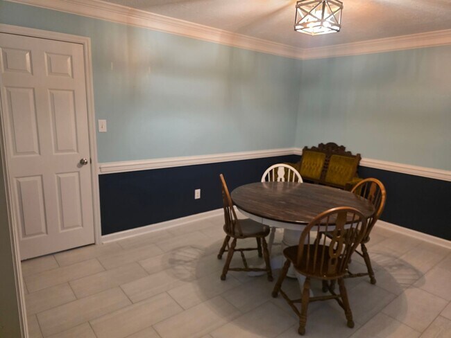 Building Photo - 1318 Maple Leaf Ct