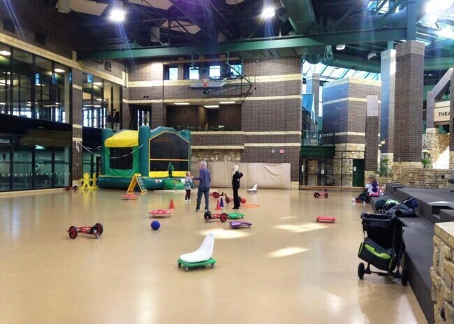 Edinborough play gym - 7610 York Ave S