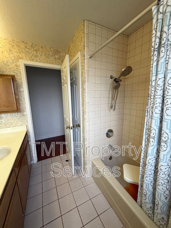 Building Photo - 2 Polvadera Ct